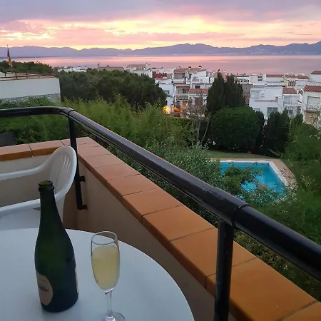 L'escala Vista Mar Apartment *